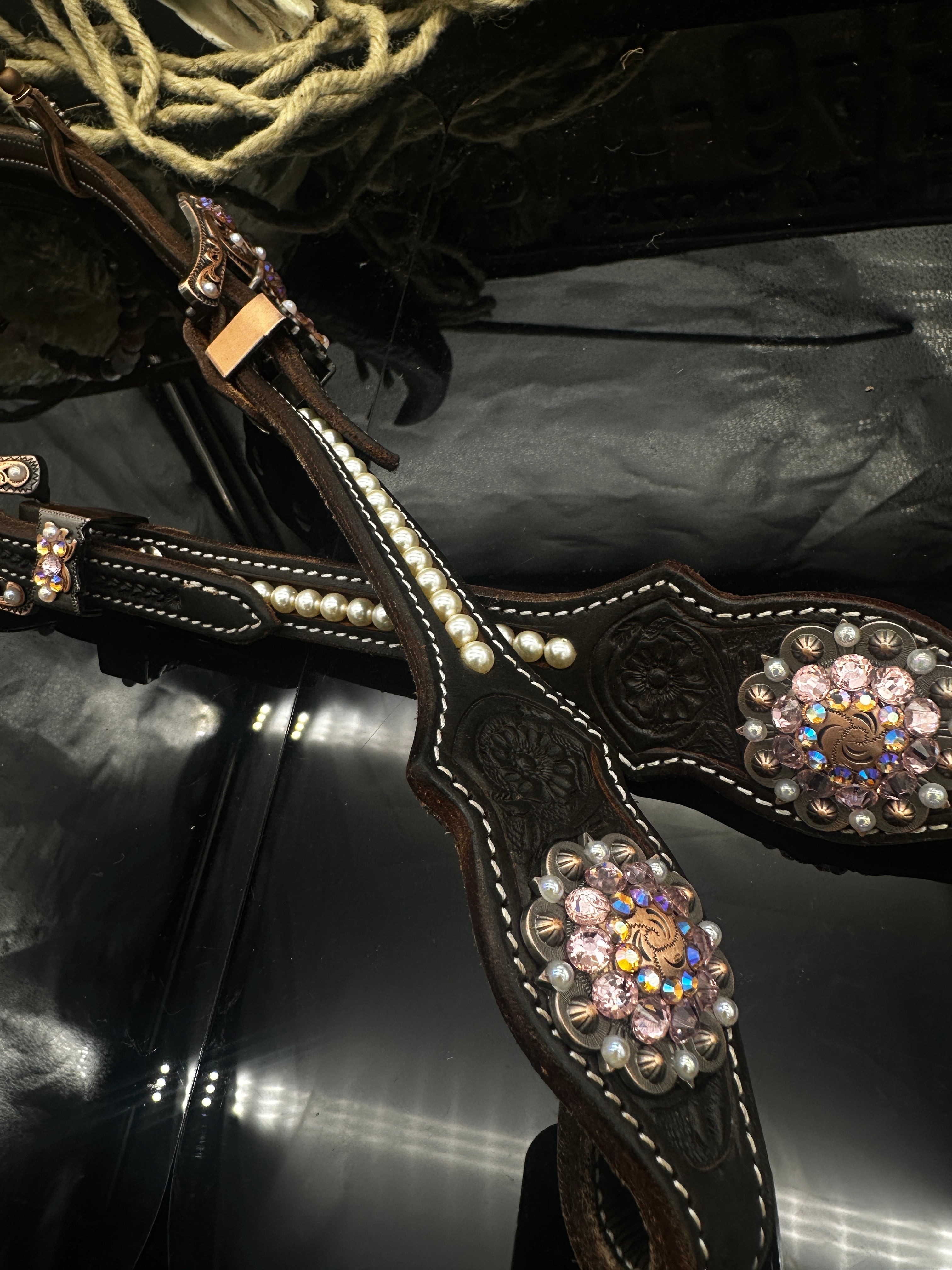 Eye-catcher Dark Chestnut Show Bridle - Pink & Swarovski pearls
