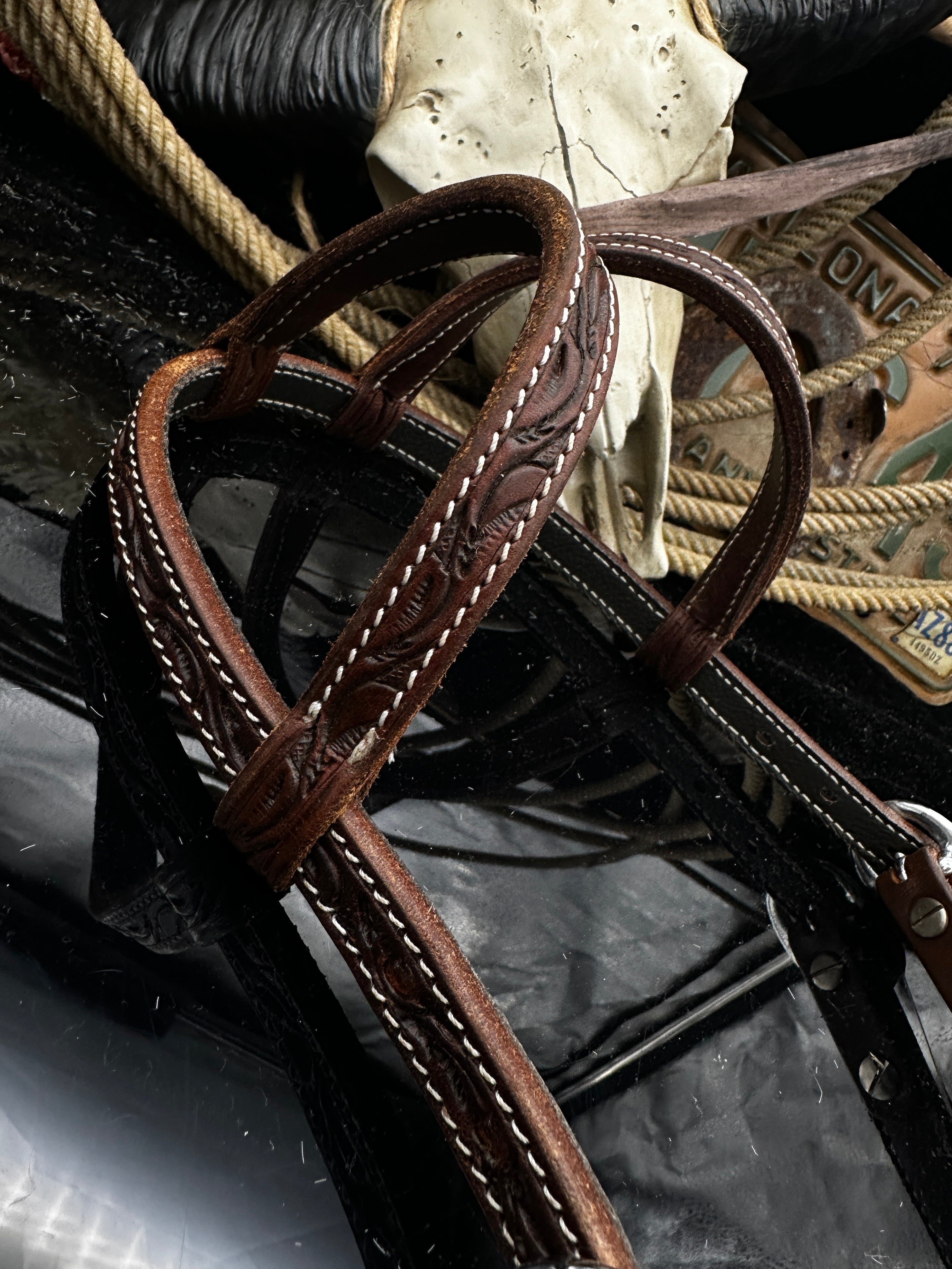 Basic | Dark chestnut | Floral tooled hoofdstel