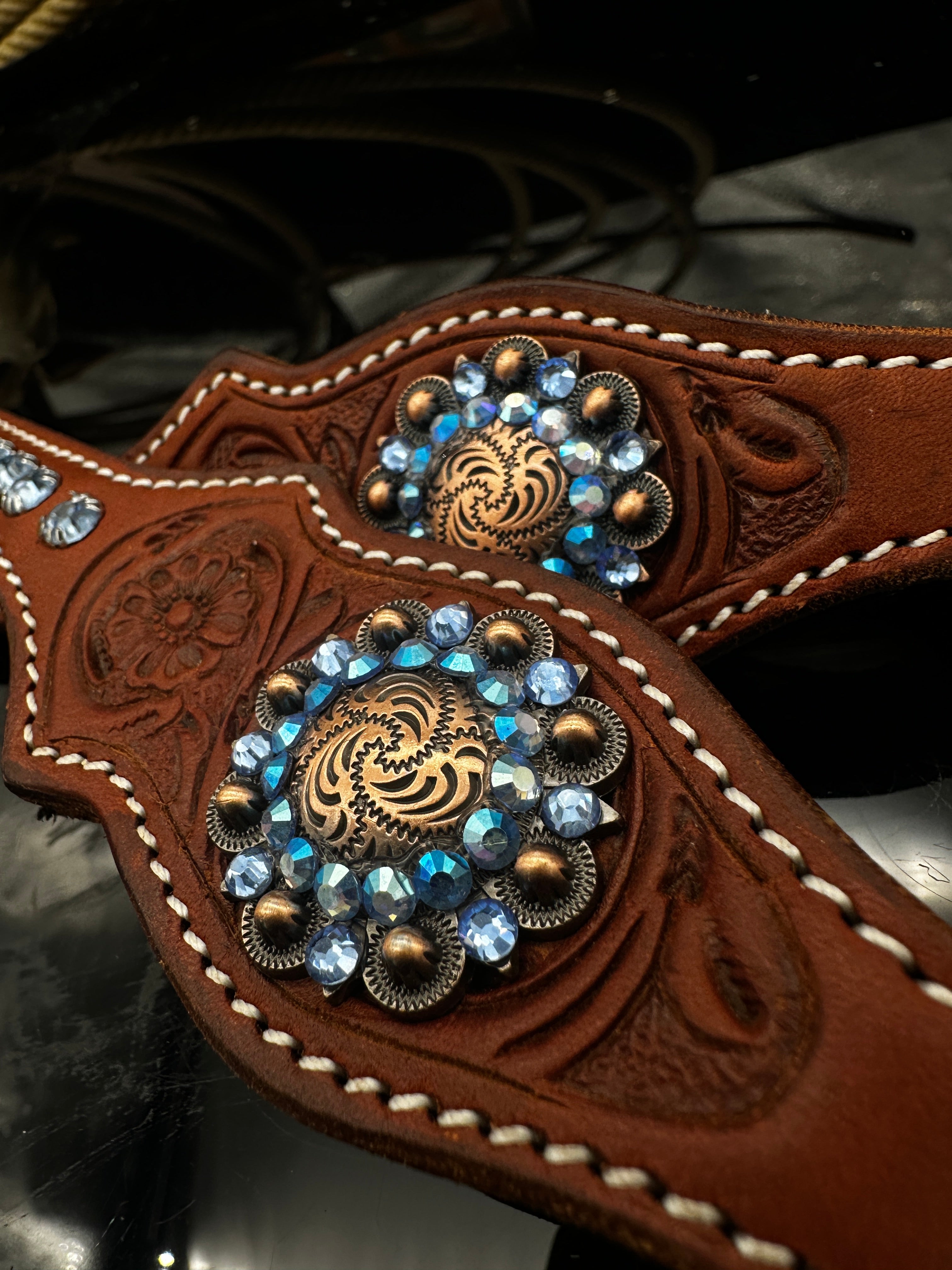 Showzaumzeug – Kastanienbraun | Hellblauer Glanz & Kupferdetails