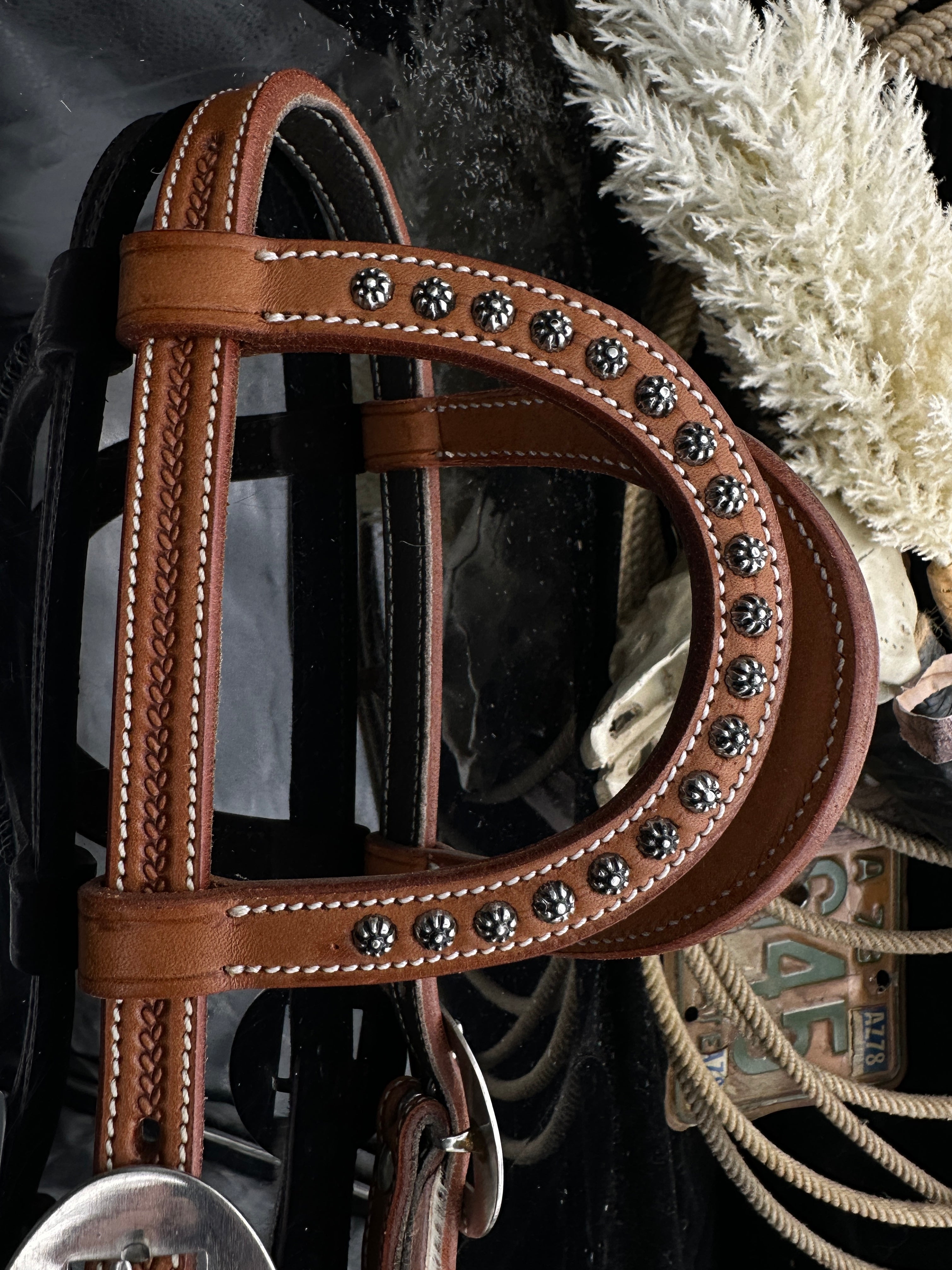 Basic | Chestnut | Cowhide studs hoofdstel