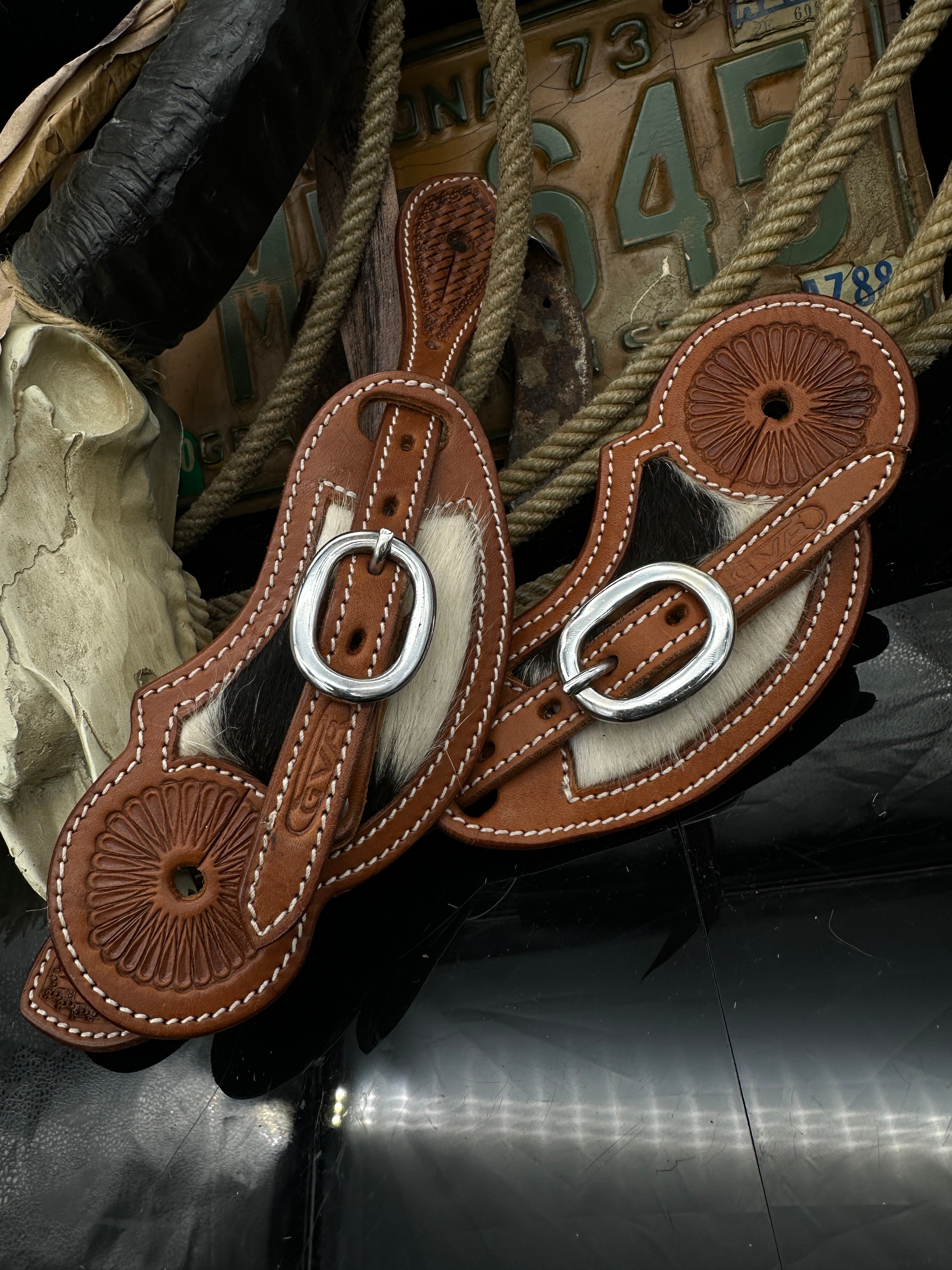 Basic | Chestnut | Cowhide Spurstraps