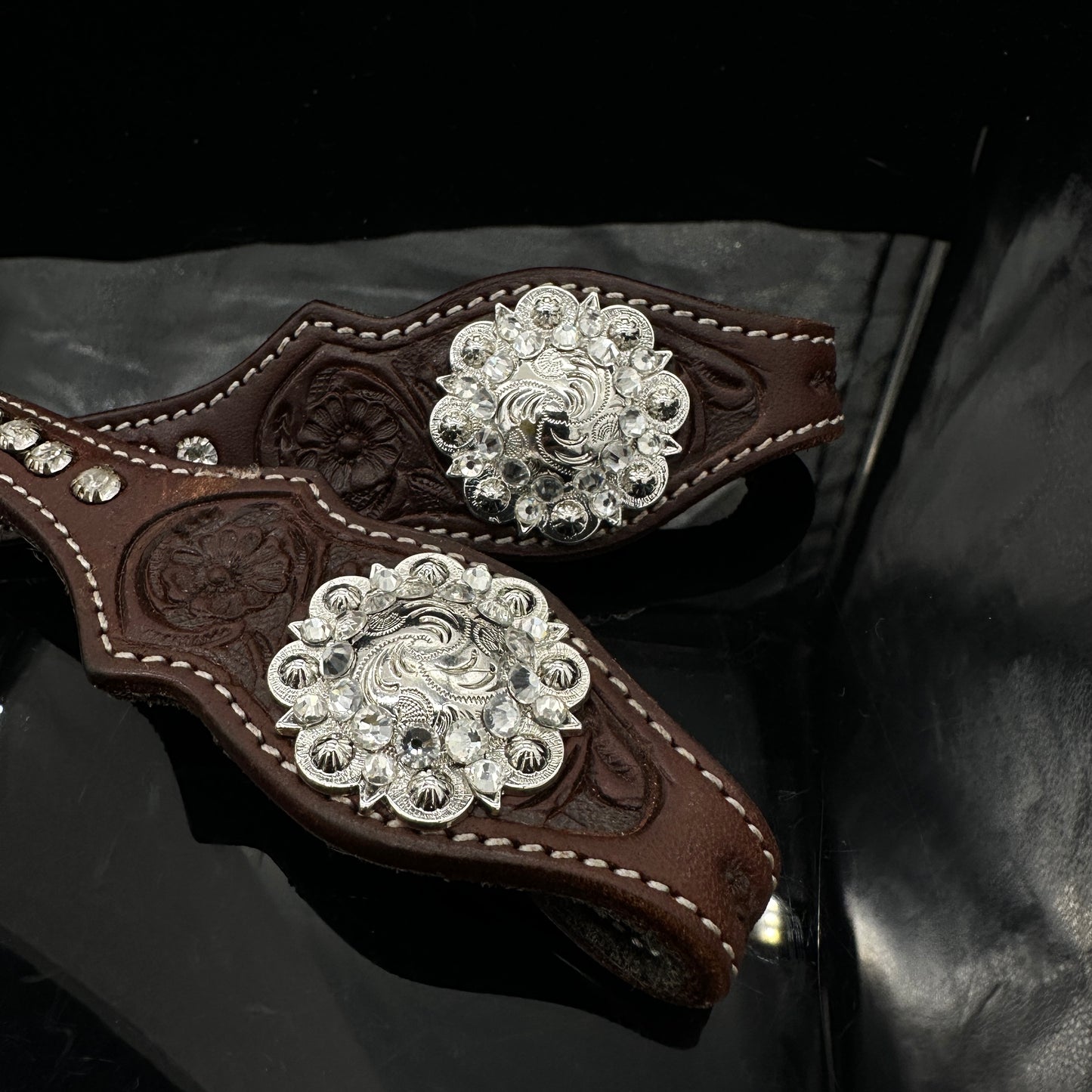 Dark chestnut floral double ear hoofdstel  - Shiney Silver met stras