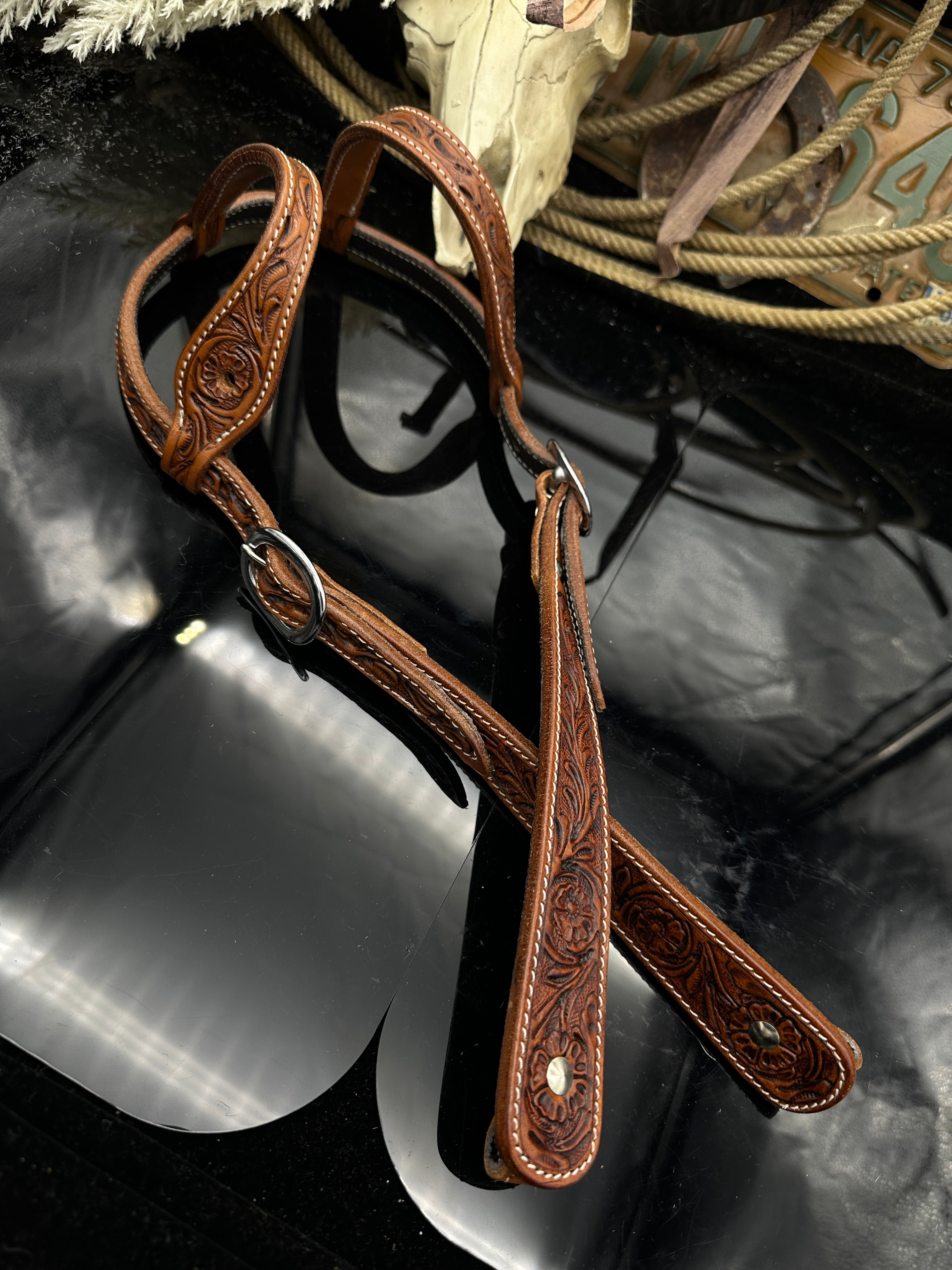 Basic | Antique Chestnut | Floral tooled hoofdstel