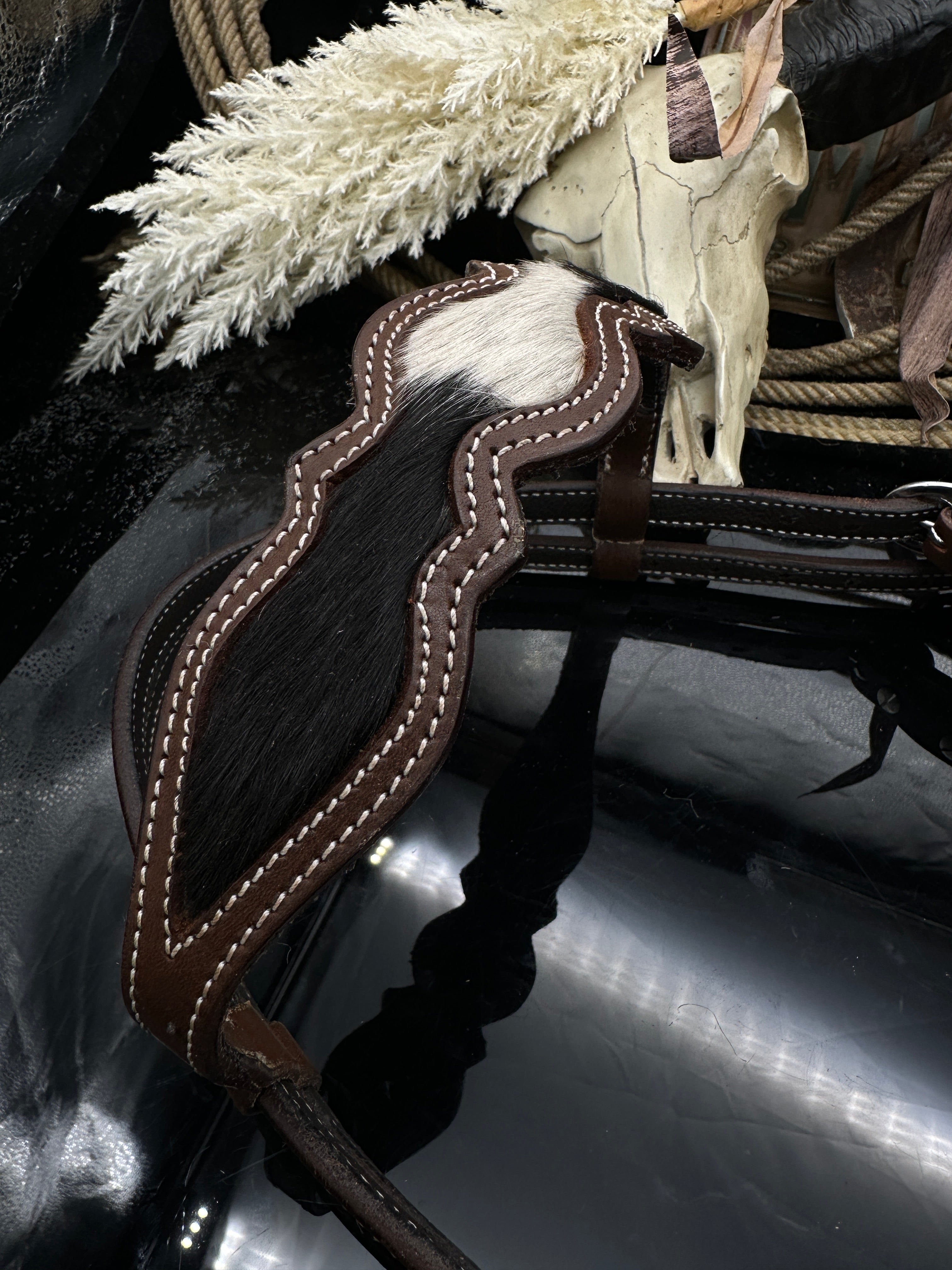 Basic | Dark Chestnut | Frontriem & keelriem |Cowhide hoofdstel
