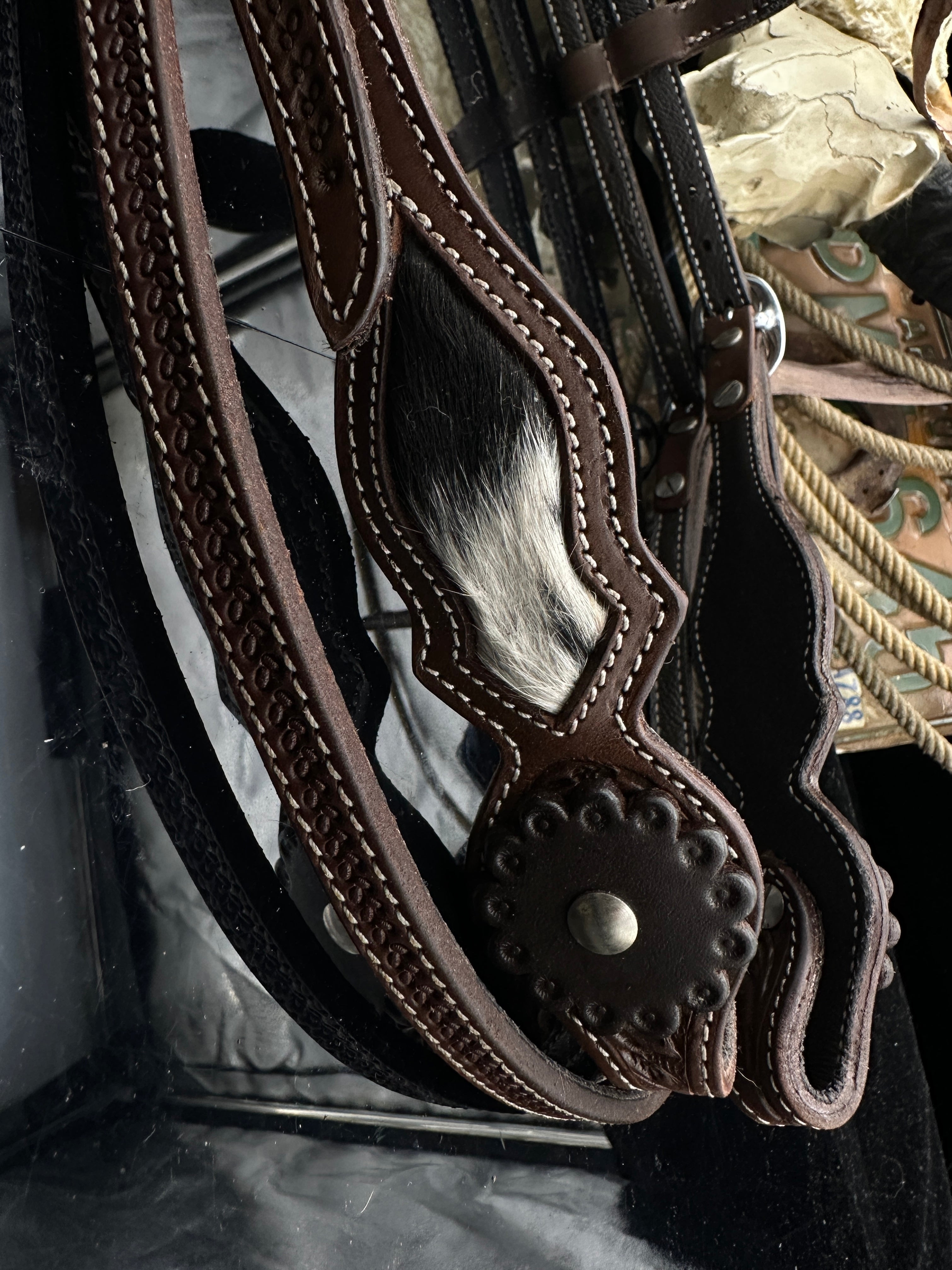 Basic | Dark Chestnut | Frontriem & keelriem |Cowhide hoofdstel