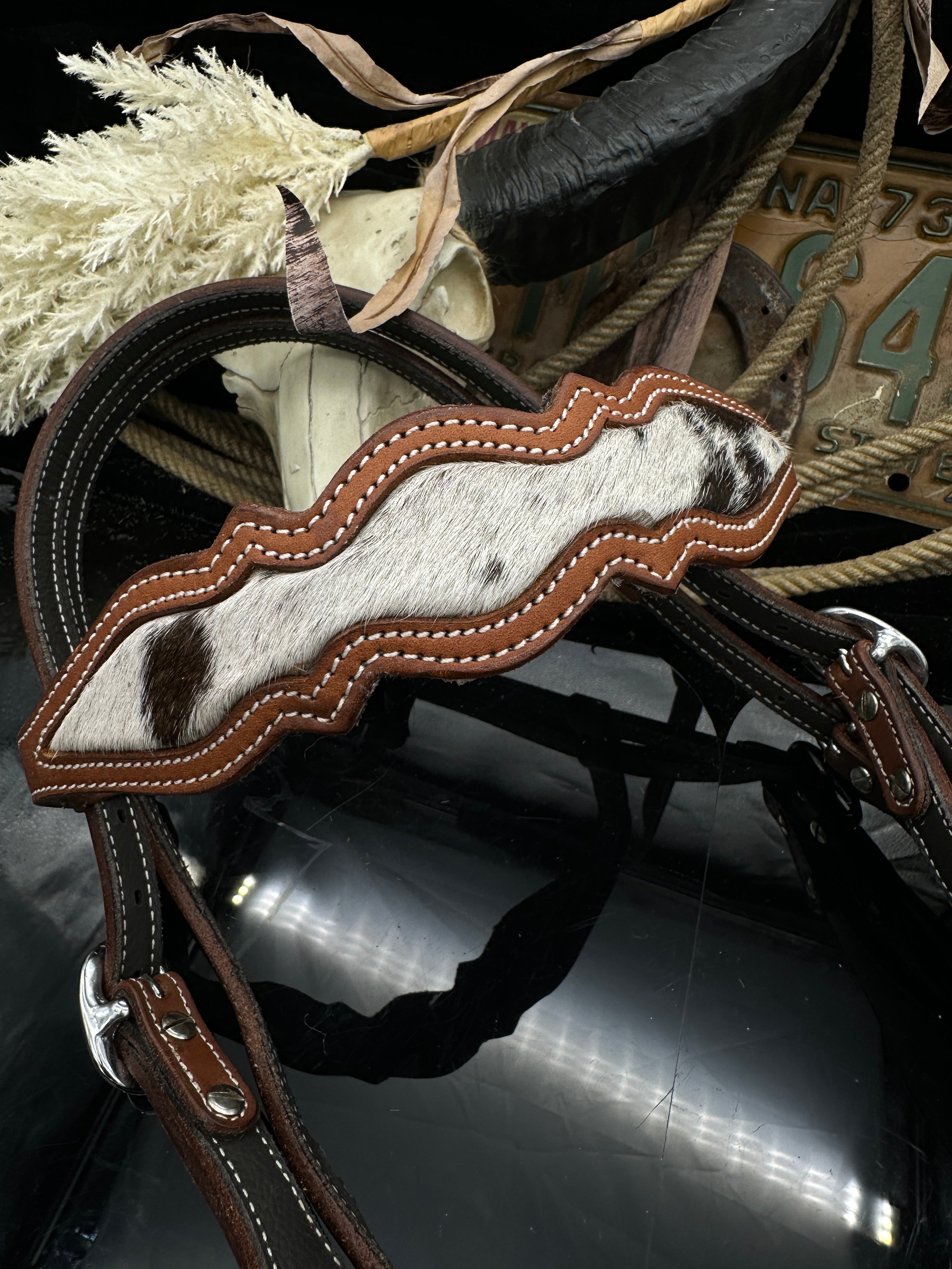 Basic | Cestnut | Frontriem & keelriem | Cowhide hoofdstel
