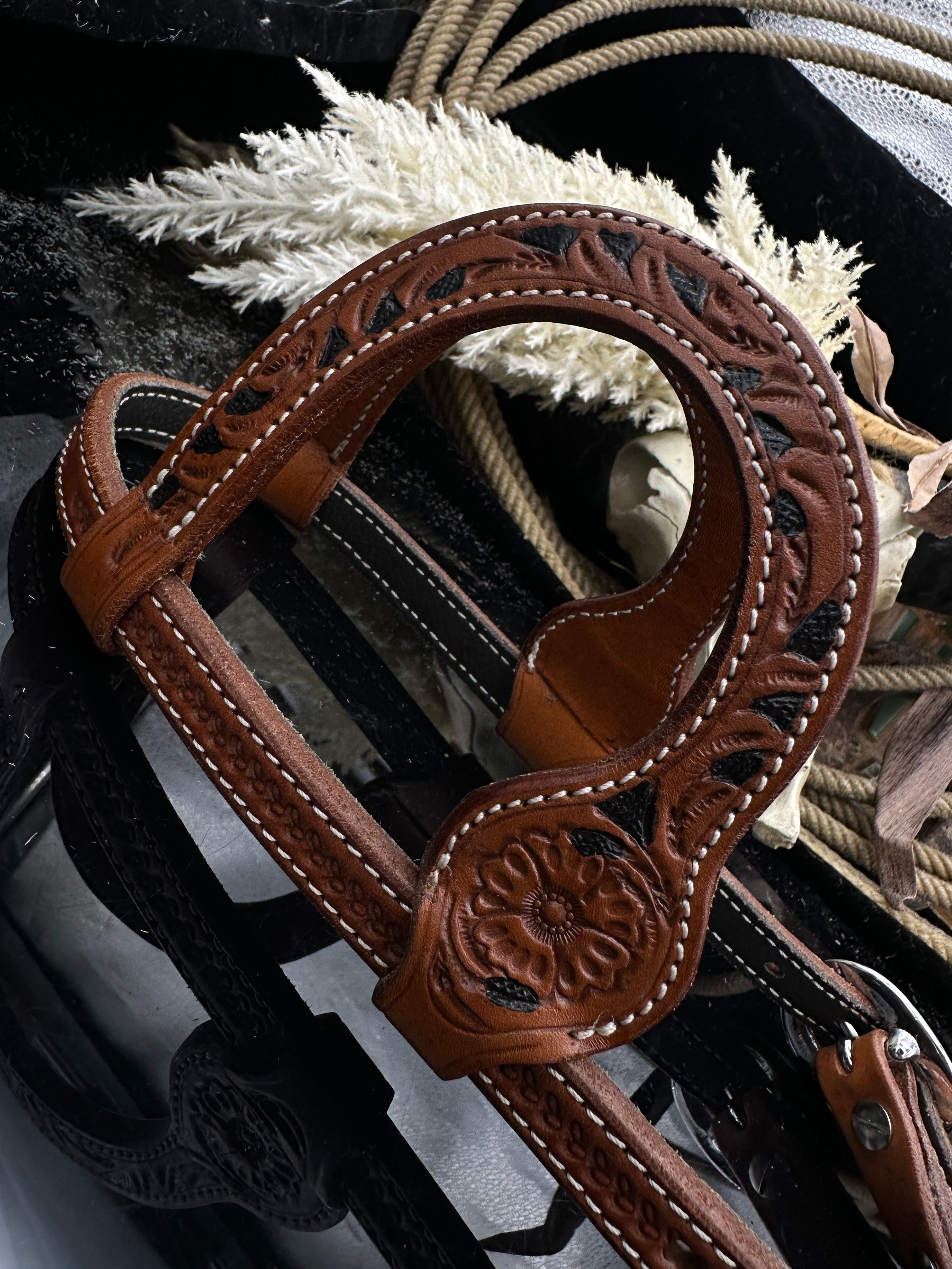 Basic | 2 tone Chestnut | Floral tooled hoofdstel