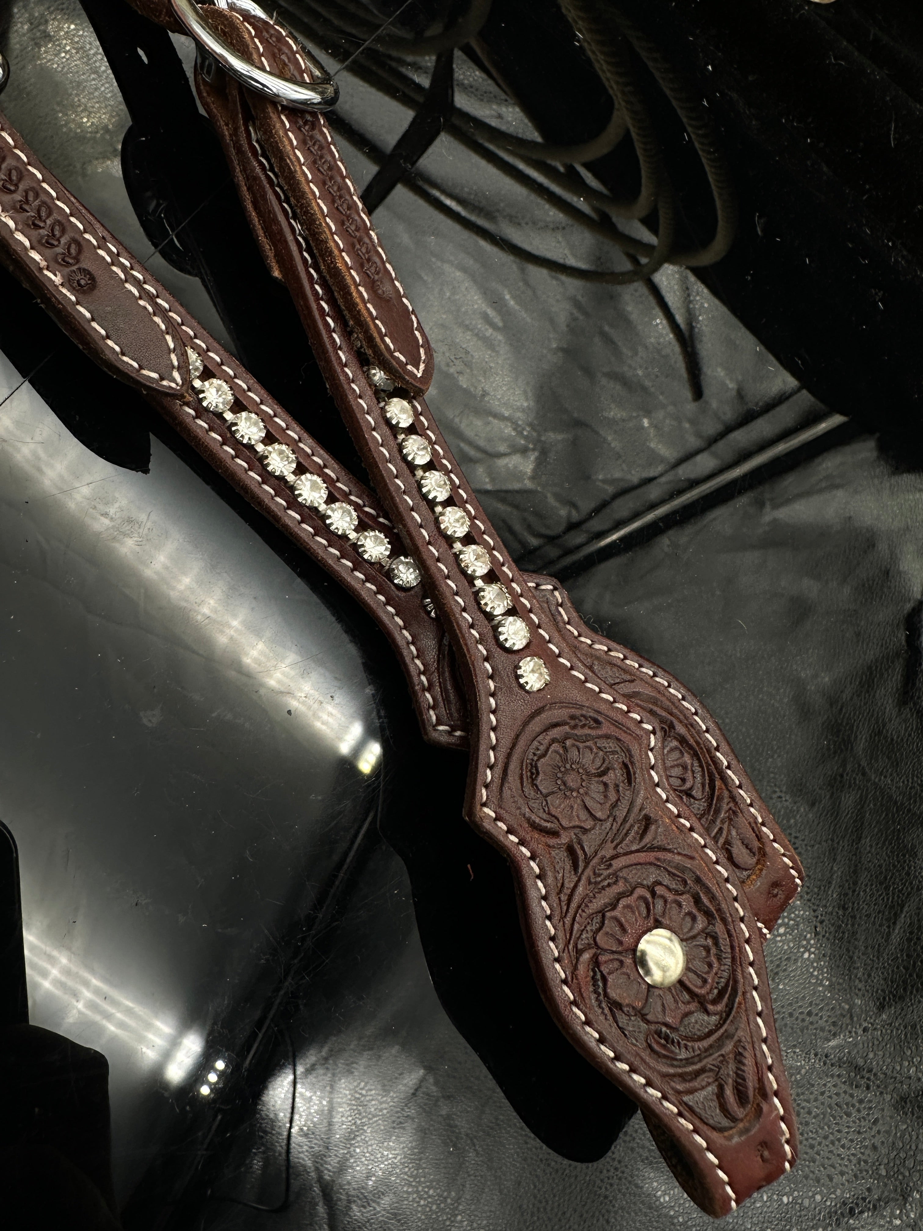 Basic | Dark Chestnut | Floral tooled Rhinestone hoofdstel