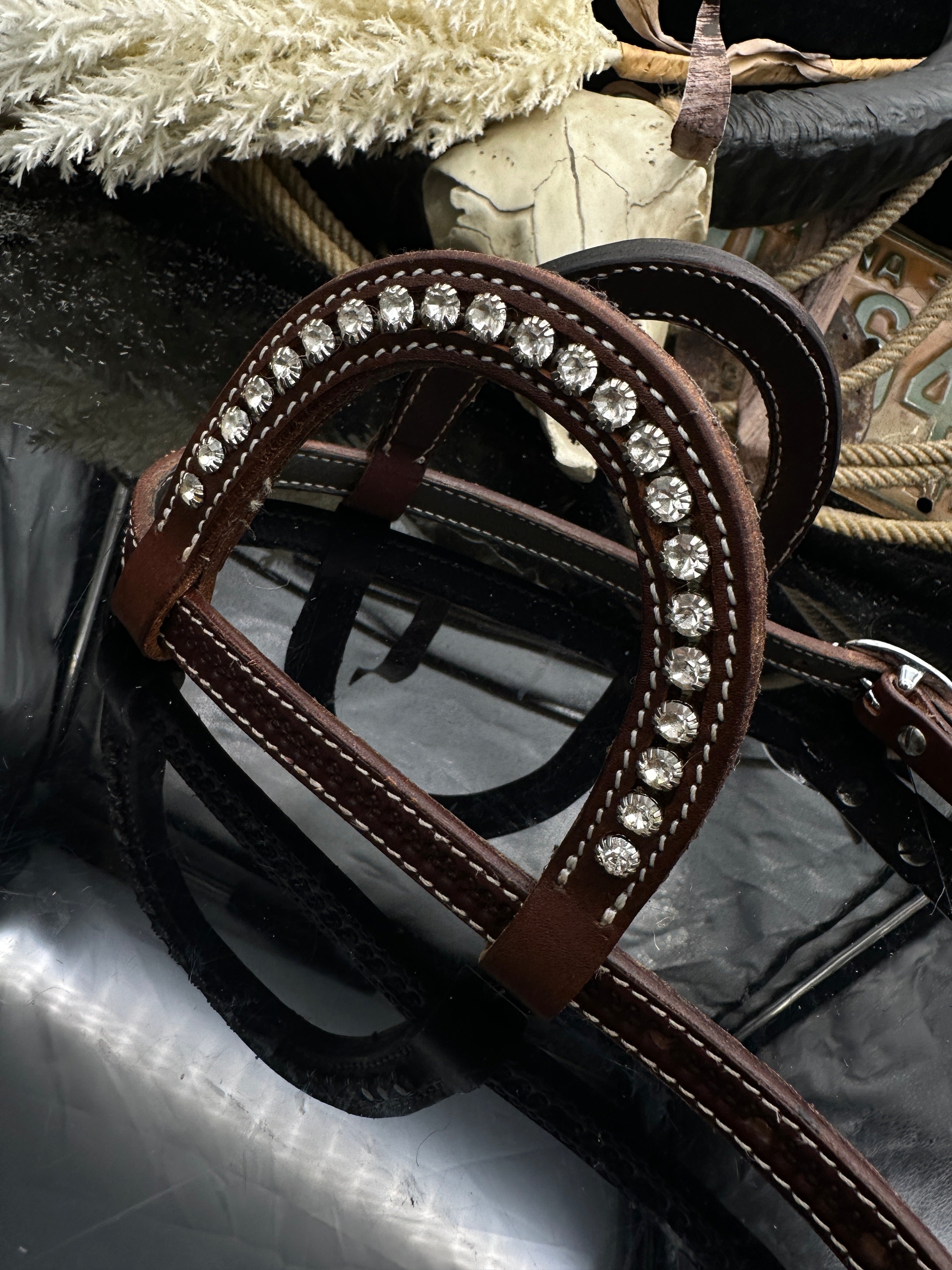 Basic | Dark Chestnut | Floral tooled Rhinestone hoofdstel