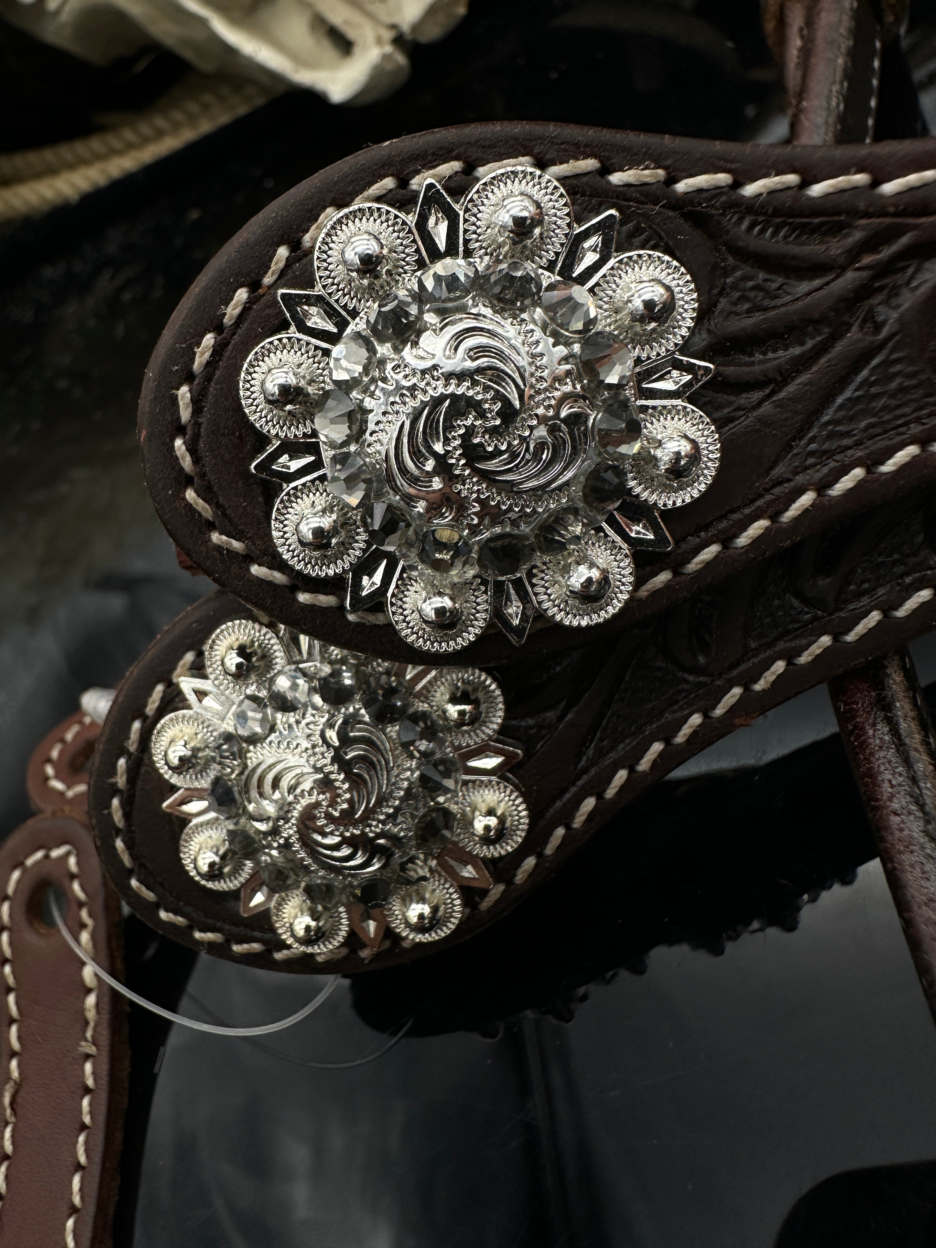 Premium | Florale graue Eleganz | Trense mit anatomischem Genickstück