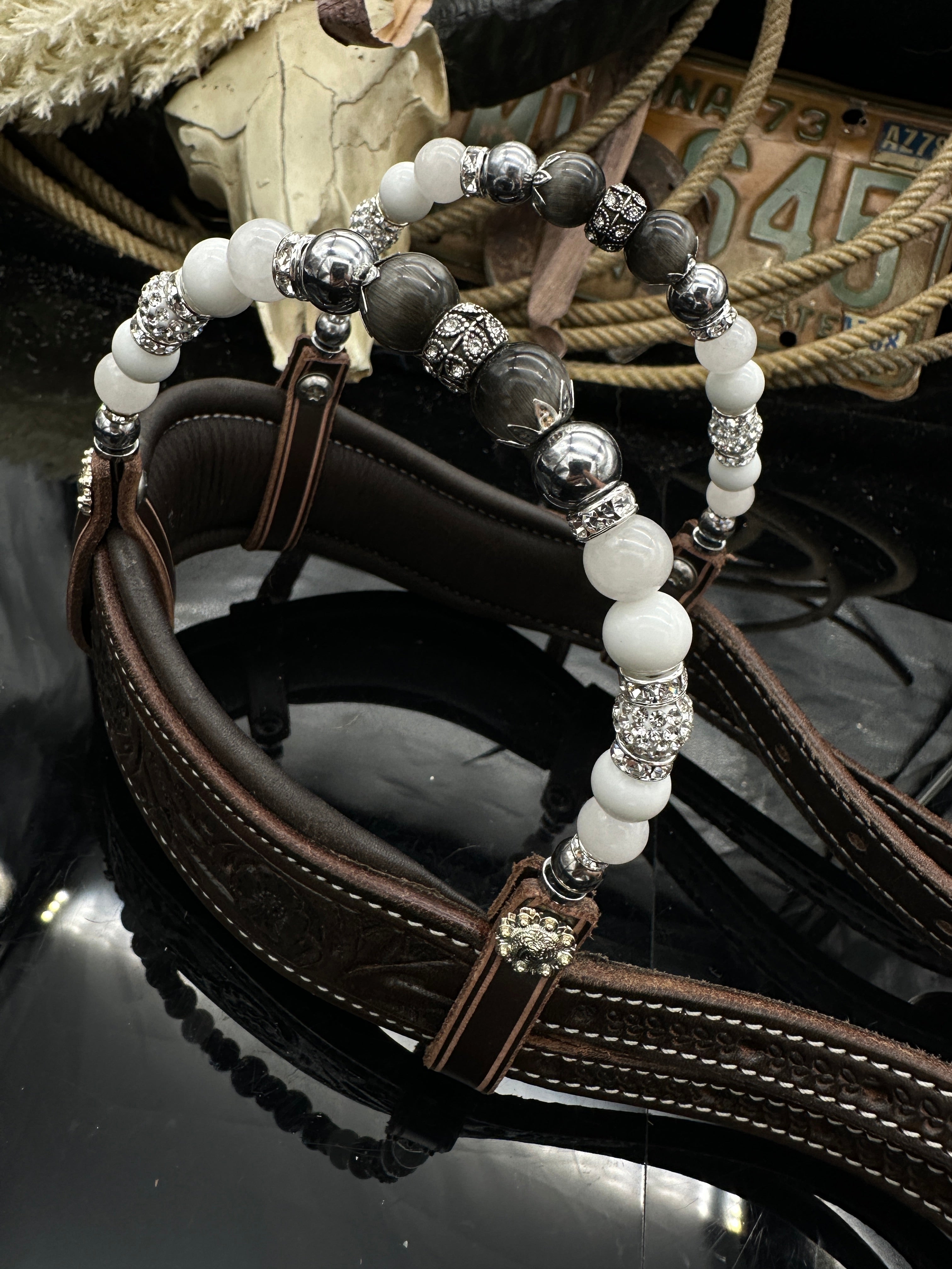 Premium | Florale graue Eleganz | Trense mit anatomischem Genickstück