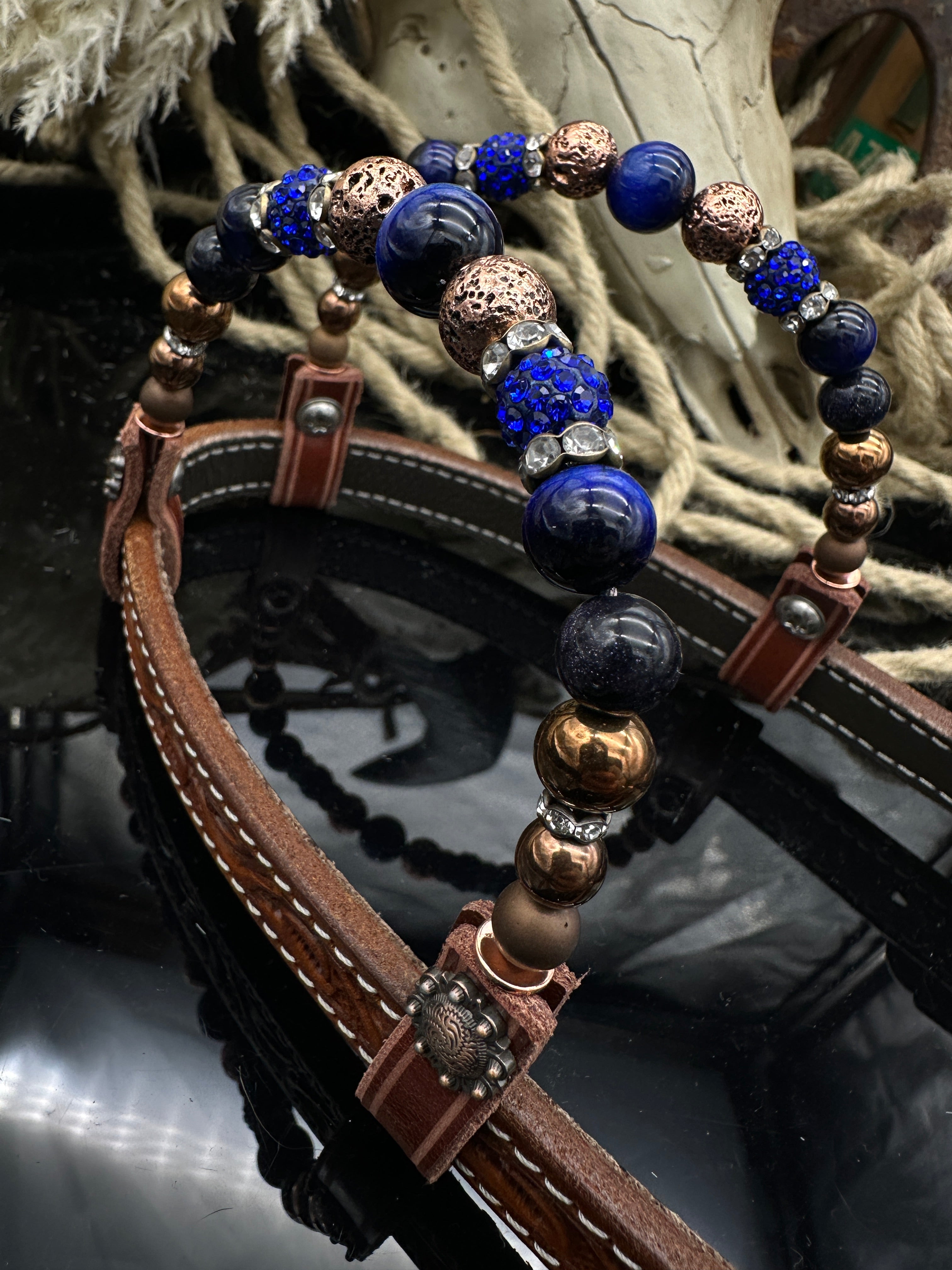 Luxuriöses Trensenzaumzeug mit Doppelohren und Blumenmuster in Kastanienbraun -| Kupfer &amp; Blau
