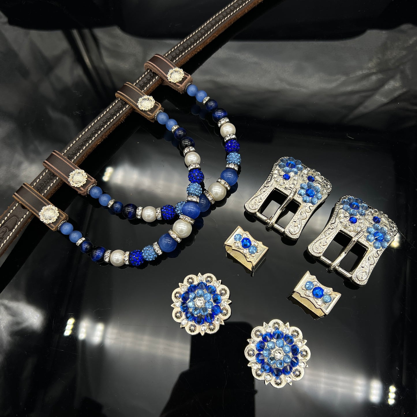Set Earjewels,  Concho's & buckle sets - Silver & Blue