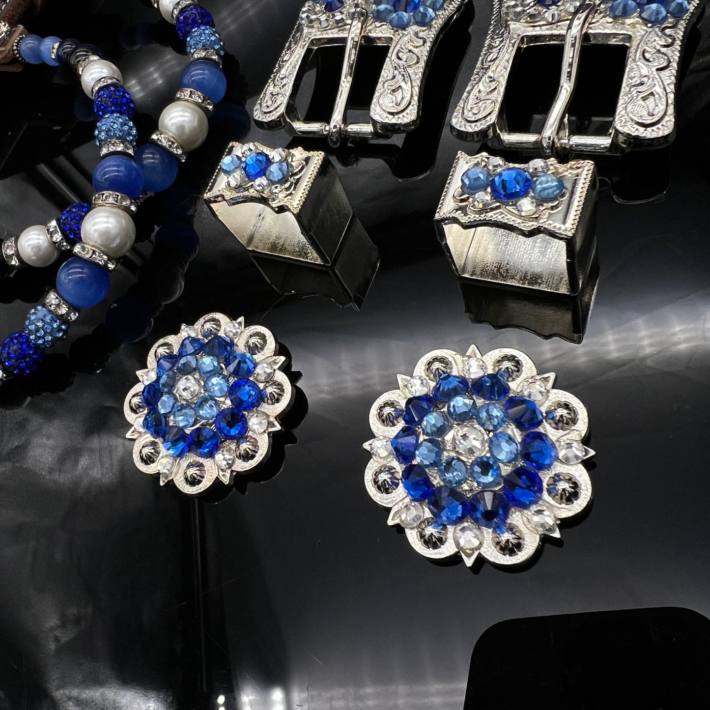 Set Earjewels,  Concho's & buckle sets - Silver & Blue